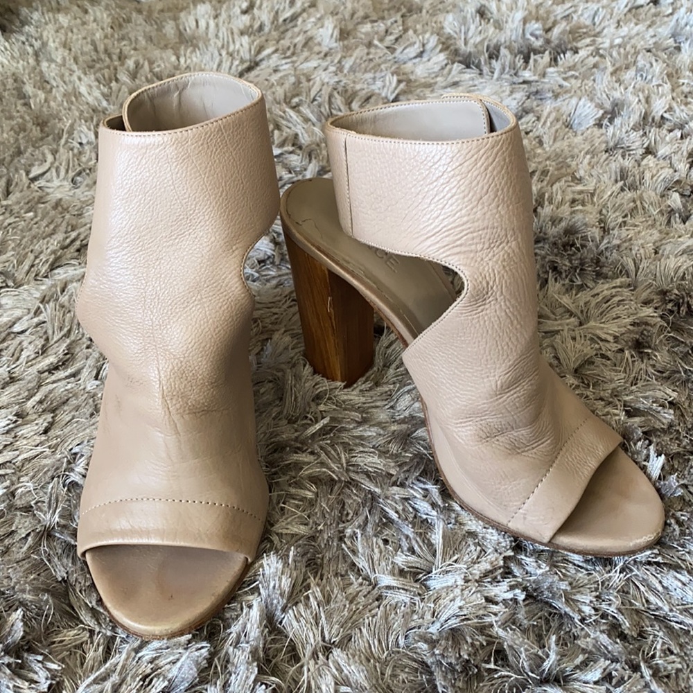 Vince Tan Leather Block Heel 7.5